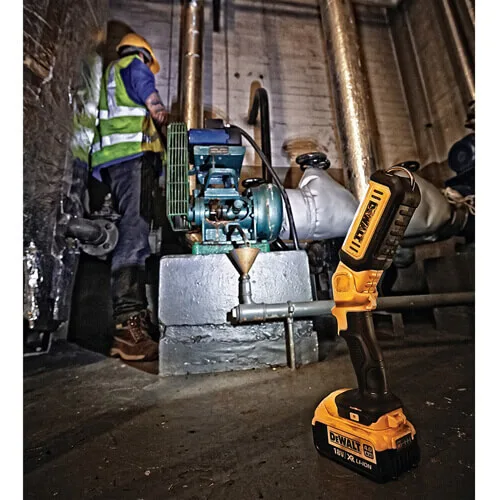 Аккумуляторный фонарь DeWalt DCL050