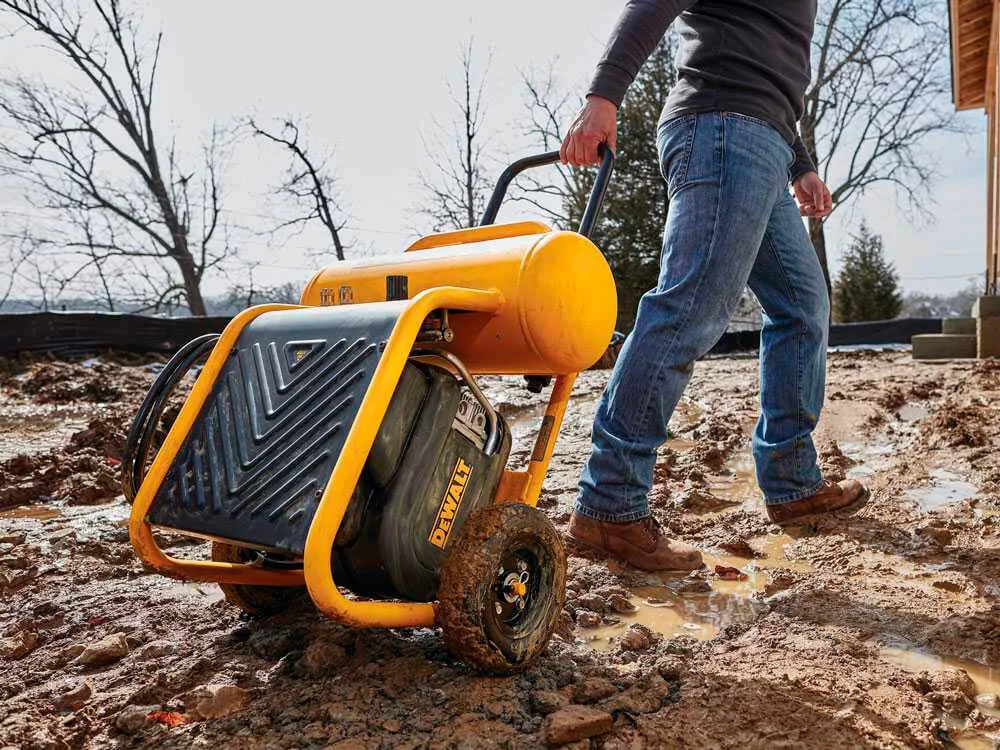 Безмасляный воздушный компрессор DeWALT DPC17PS
