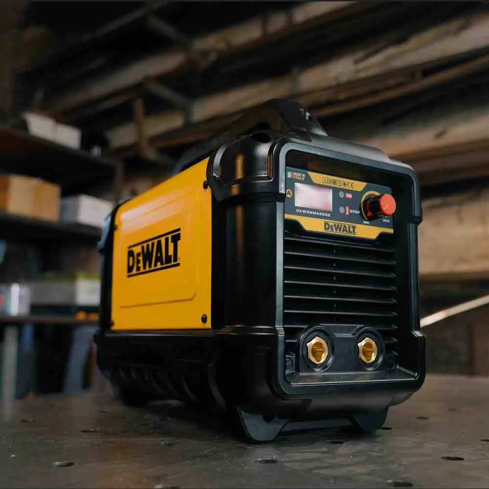 Сварочный аппарат инверторный DeWALT DXWDMMA200E