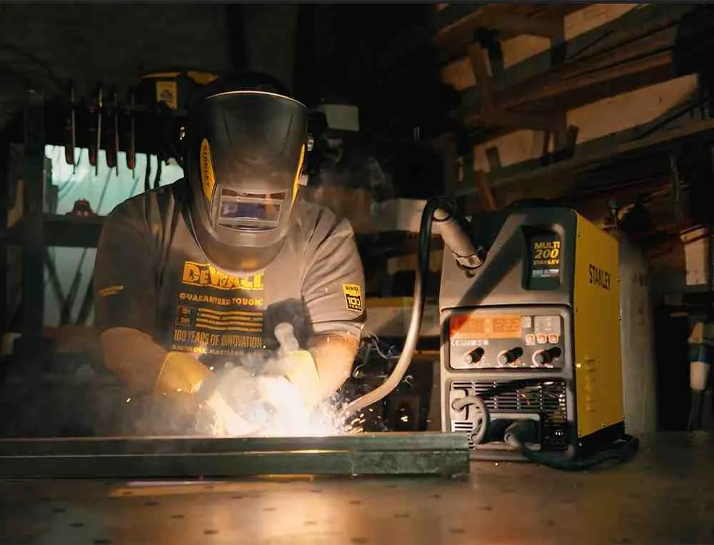Сварочный полуавтомат инверторный STANLEY MULTI200