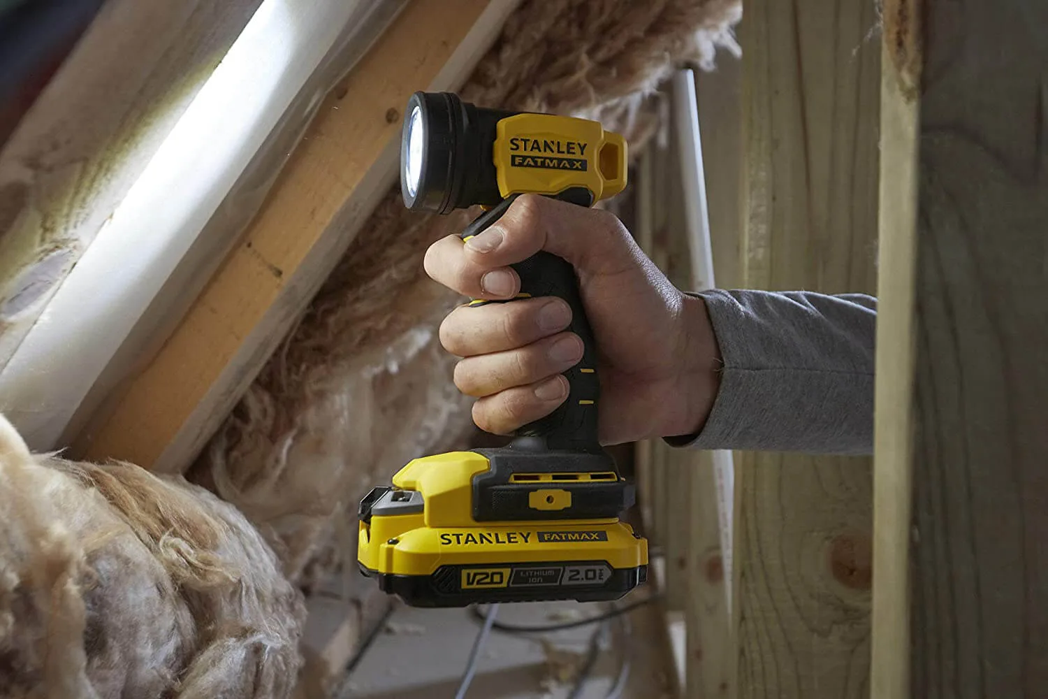 Аккумуляторный светодиодный фонарь STANLEY FATMAX SFMCL020B