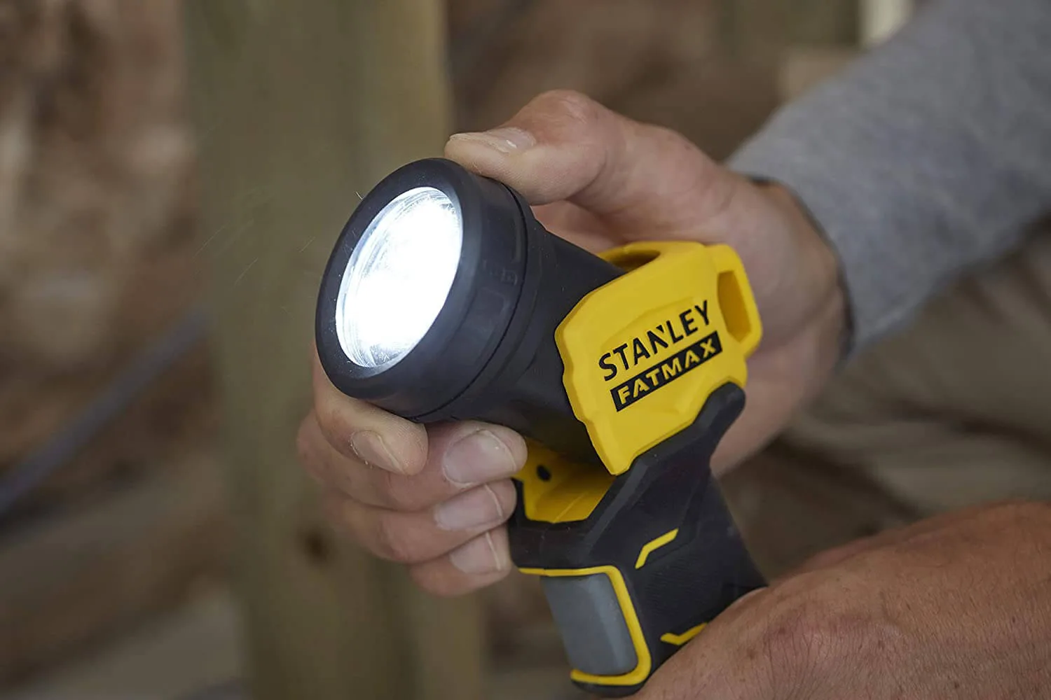 Аккумуляторный светодиодный фонарь STANLEY FATMAX SFMCL020B
