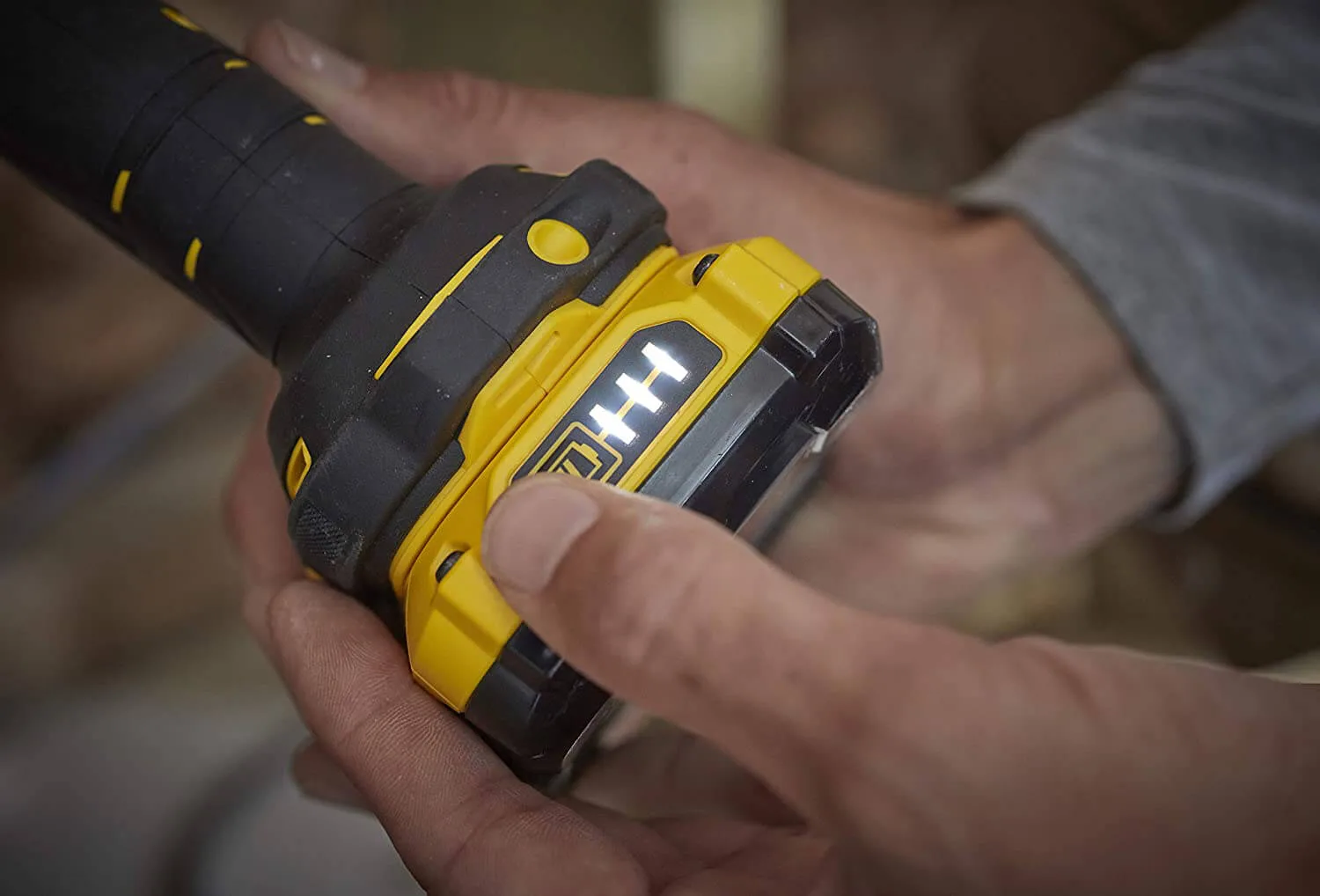 Аккумуляторный светодиодный фонарь STANLEY FATMAX SFMCL020B