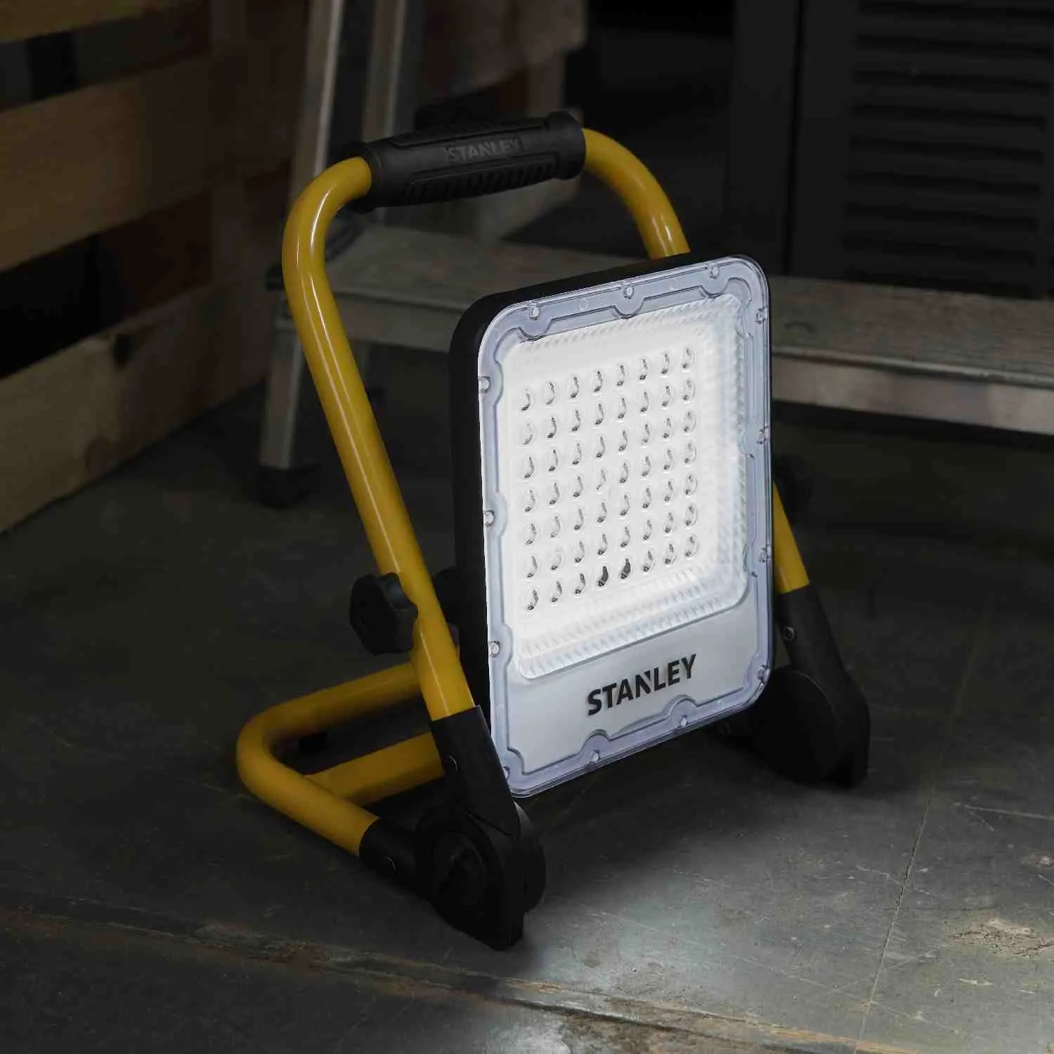 Светодиодный прожектор STANLEY SXLS37177E