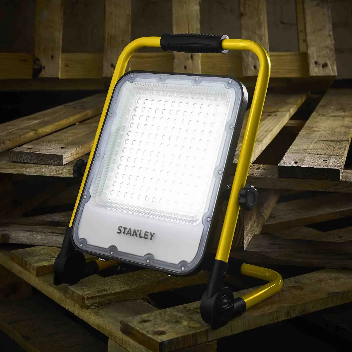 Светодиодный прожектор STANLEY SXLS37179E