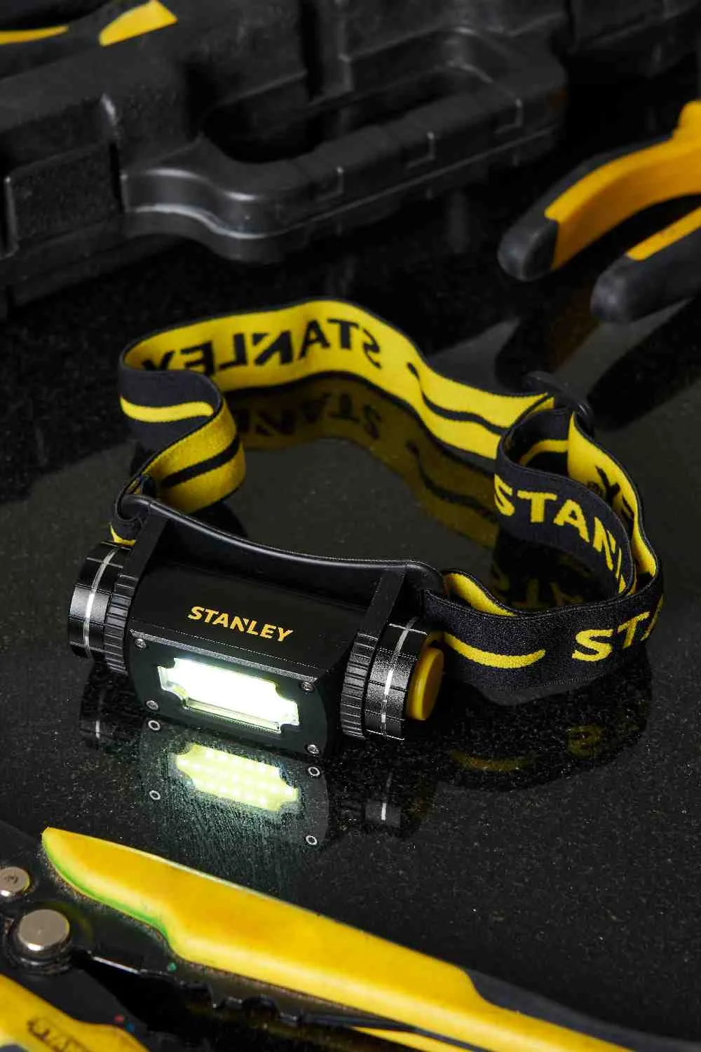 Налобный фонарь STANLEY SXLS50100E