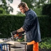 Пила Husqvarna 215i KIT (АКБ+ЗП)