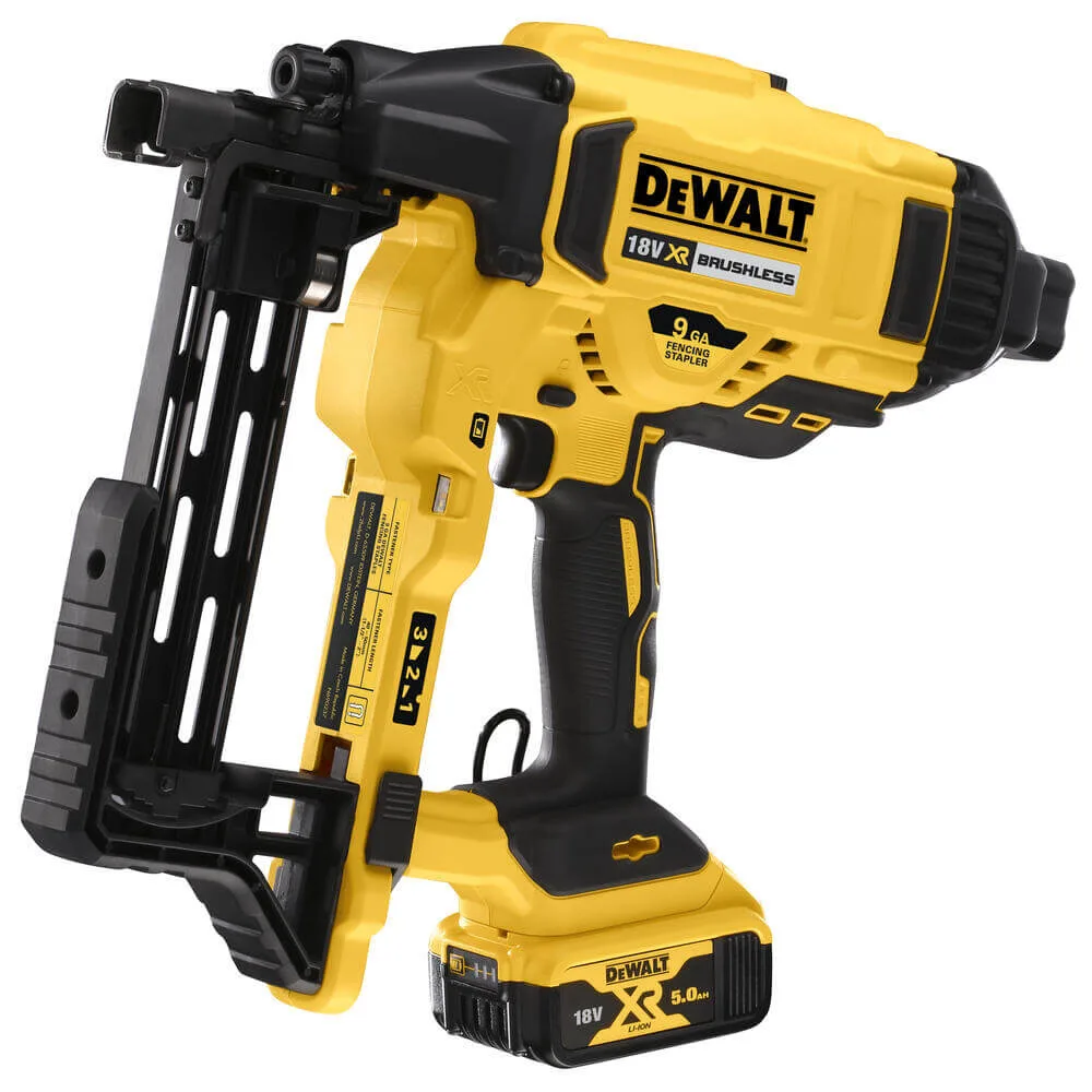Аккумуляторный бесщеточный степлер DeWALT DCFS950P2