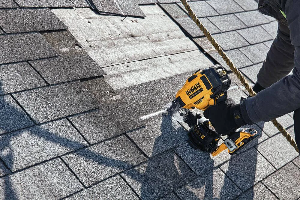Аккумуляторный бесщеточный пистолет-гвоздезабиватель DeWALT DCN45RND2