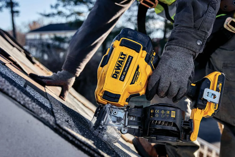 Аккумуляторный бесщеточный пистолет-гвоздезабиватель DeWALT DCN45RND2