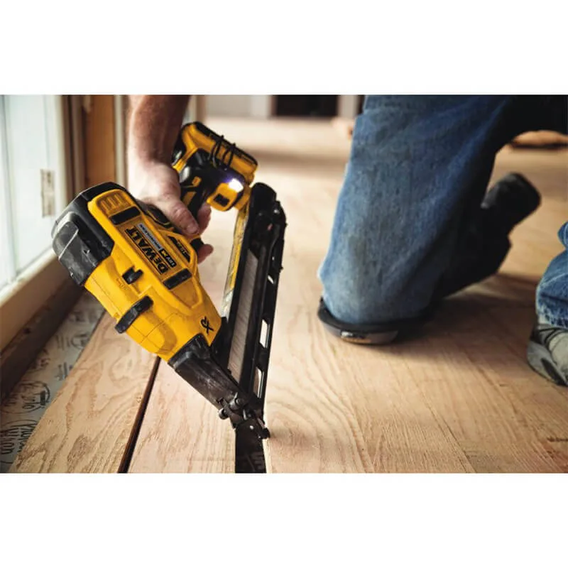 Аккумуляторный бесщеточный пистолет-гвоздезабиватель DeWALT DCN650N