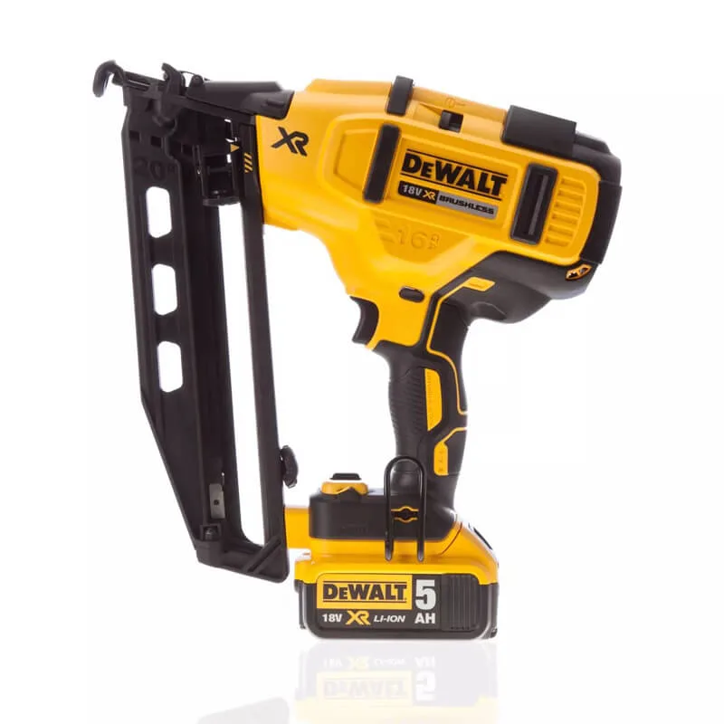Аккумуляторный бесщеточный пистолет-гвоздезабиватель DeWALT DCN660P2