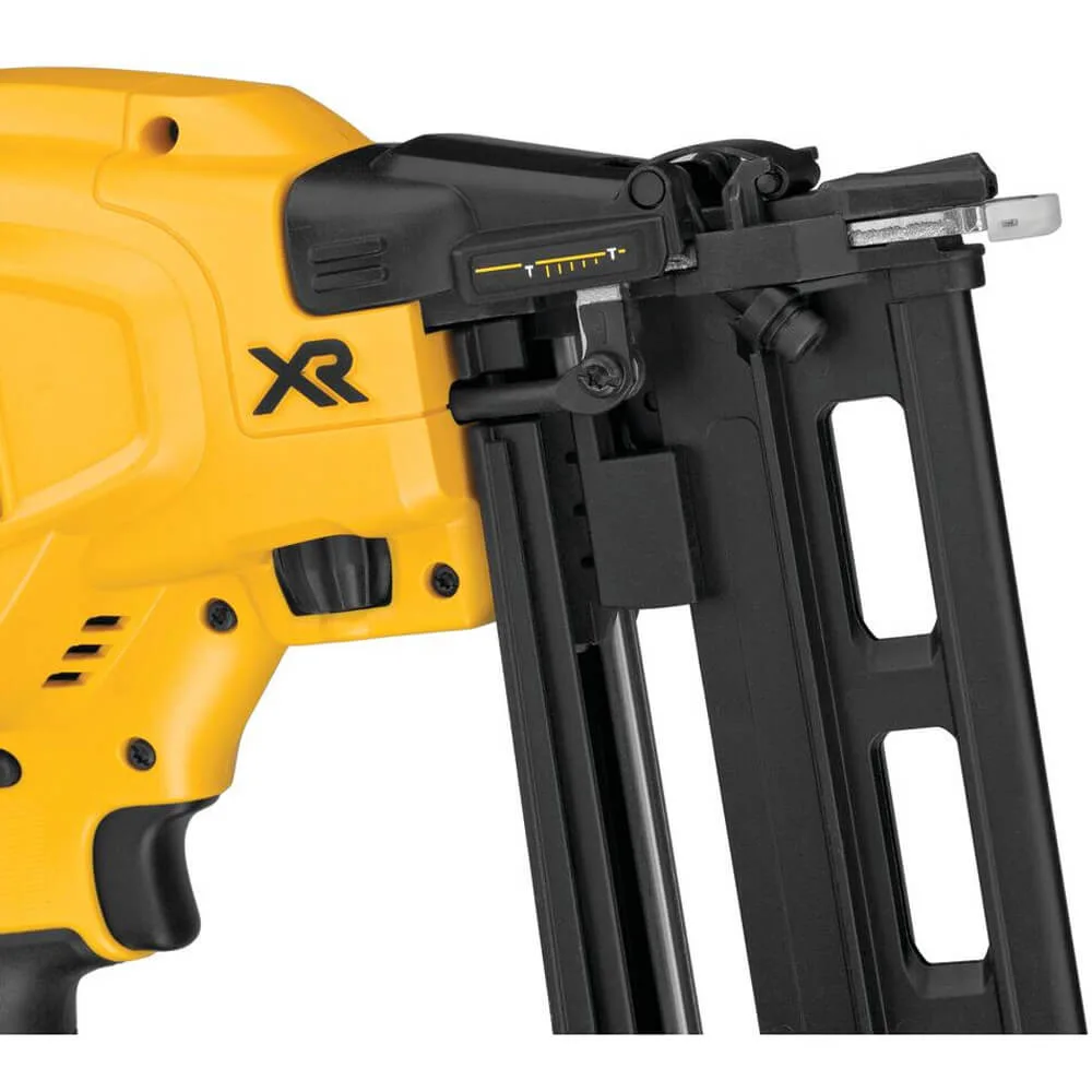 Аккумуляторный бесщеточный пистолет-гвоздезабиватель DeWALT DCN662NT