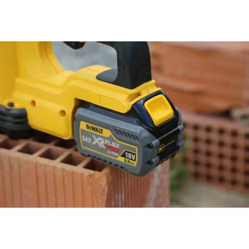 Аккумуляторная пила DeWalt DCS398T2