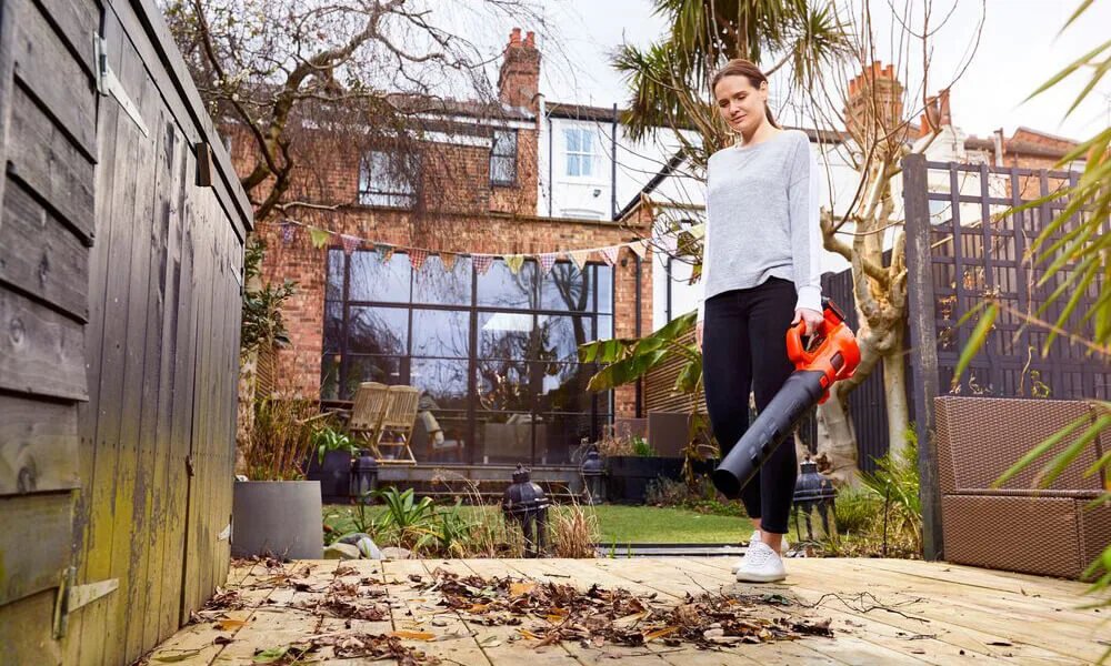 Аккумуляторная воздуходувка BLACK+DECKER BCBL200L