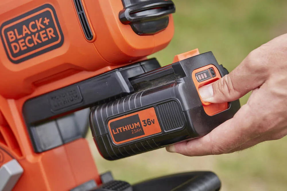 Аккумуляторный бесщеточный садовый пылесос BLACK+DECKER BCBLV3625L1.
