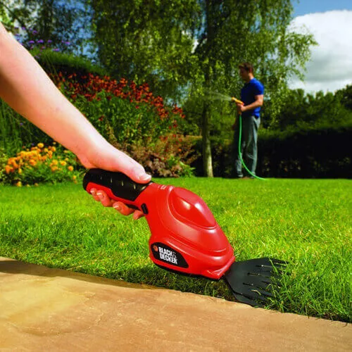 Кусторез аккумуляторный Black&Decker GSL200
