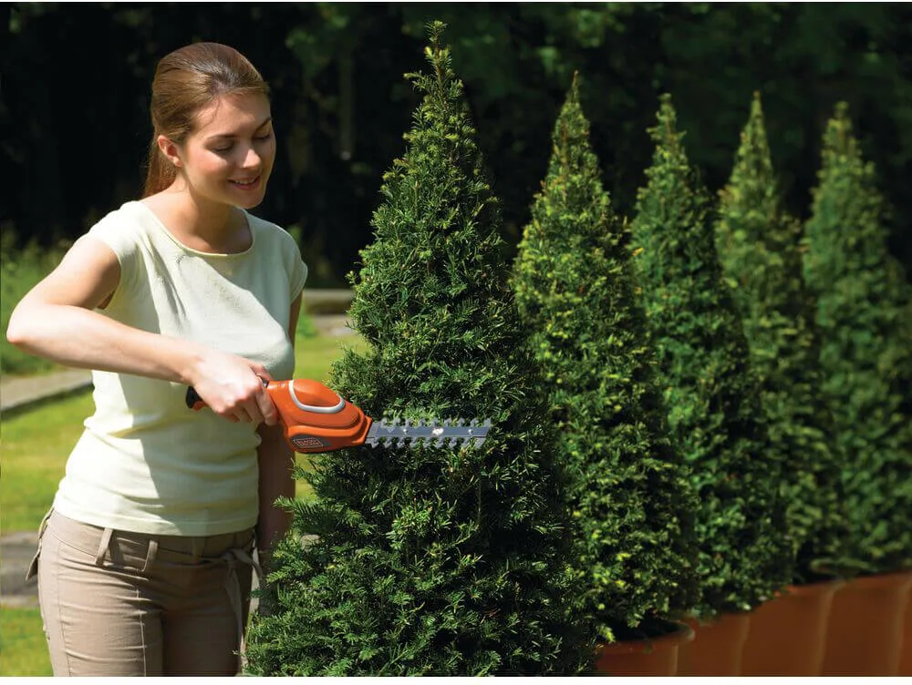 Кущоріз-ножиці акумуляторні BLACK+DECKER GSL700