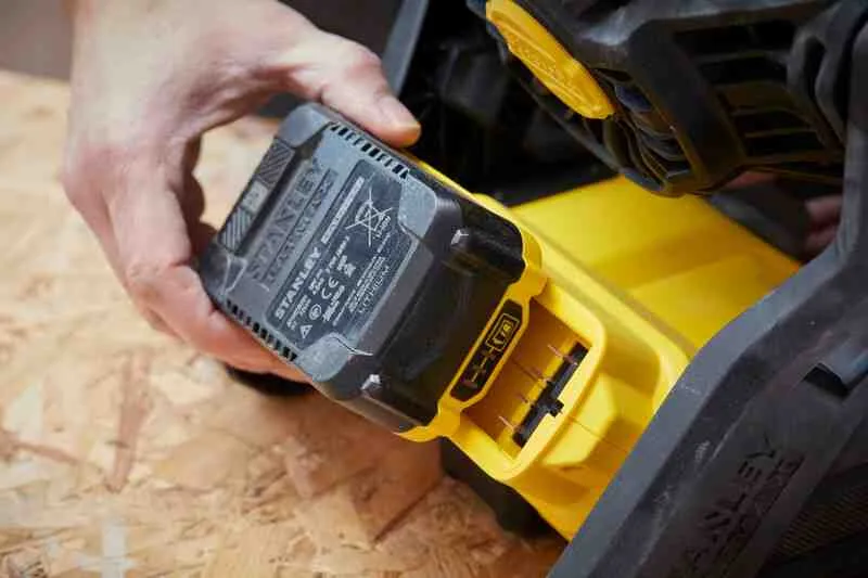 Повітродувка-вентилятор акумуляторний STANLEY FATMAX SFMCE001B