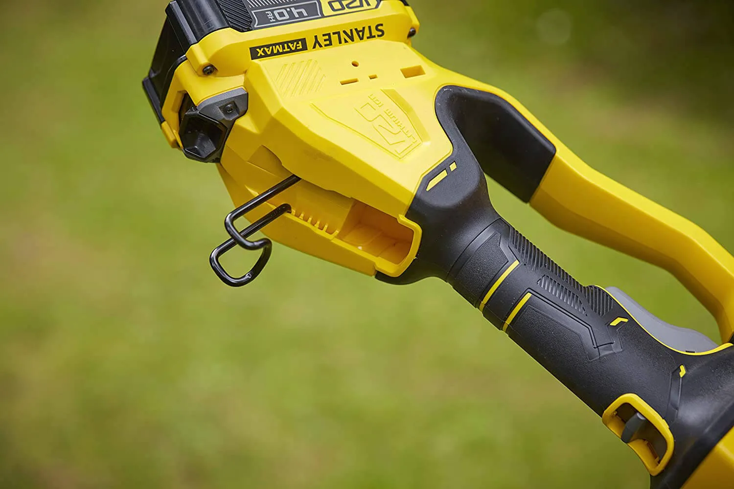 Аккумуляторная высоторезная пила со штангой STANLEY FATMAX SFMCPS620M1