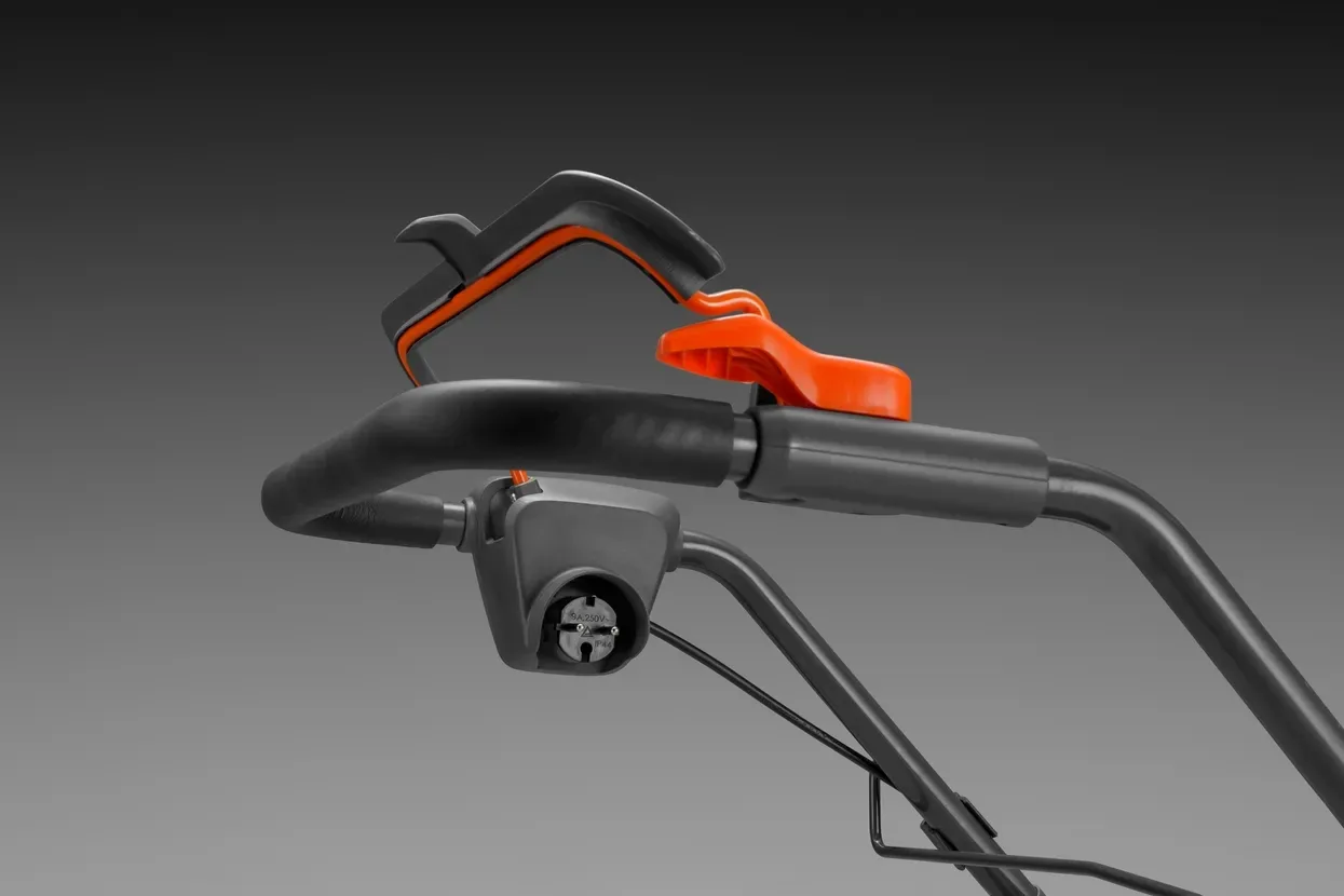 Газонокосарка Husqvarna LC 141С