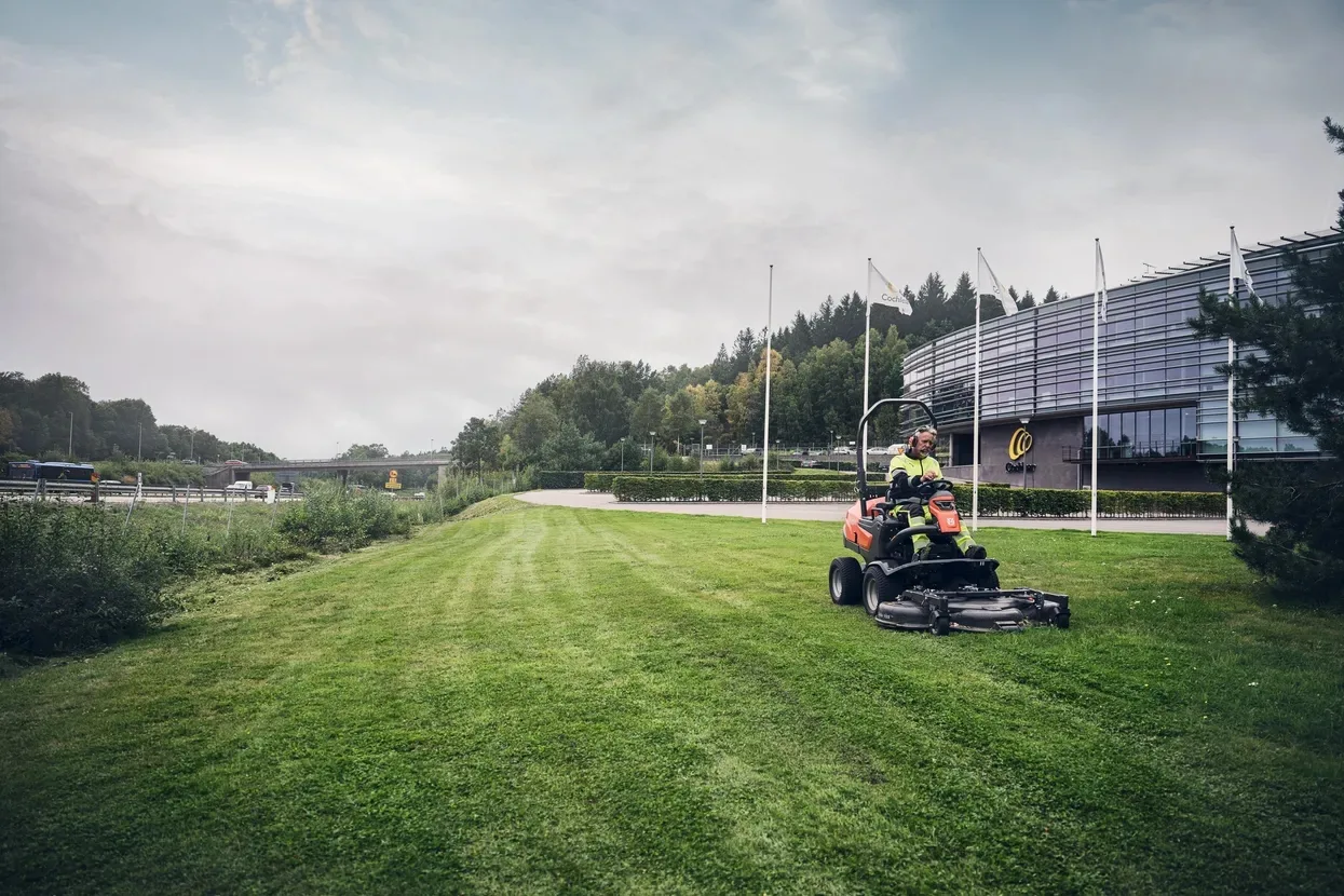 Райдер Husqvarna P 525DX