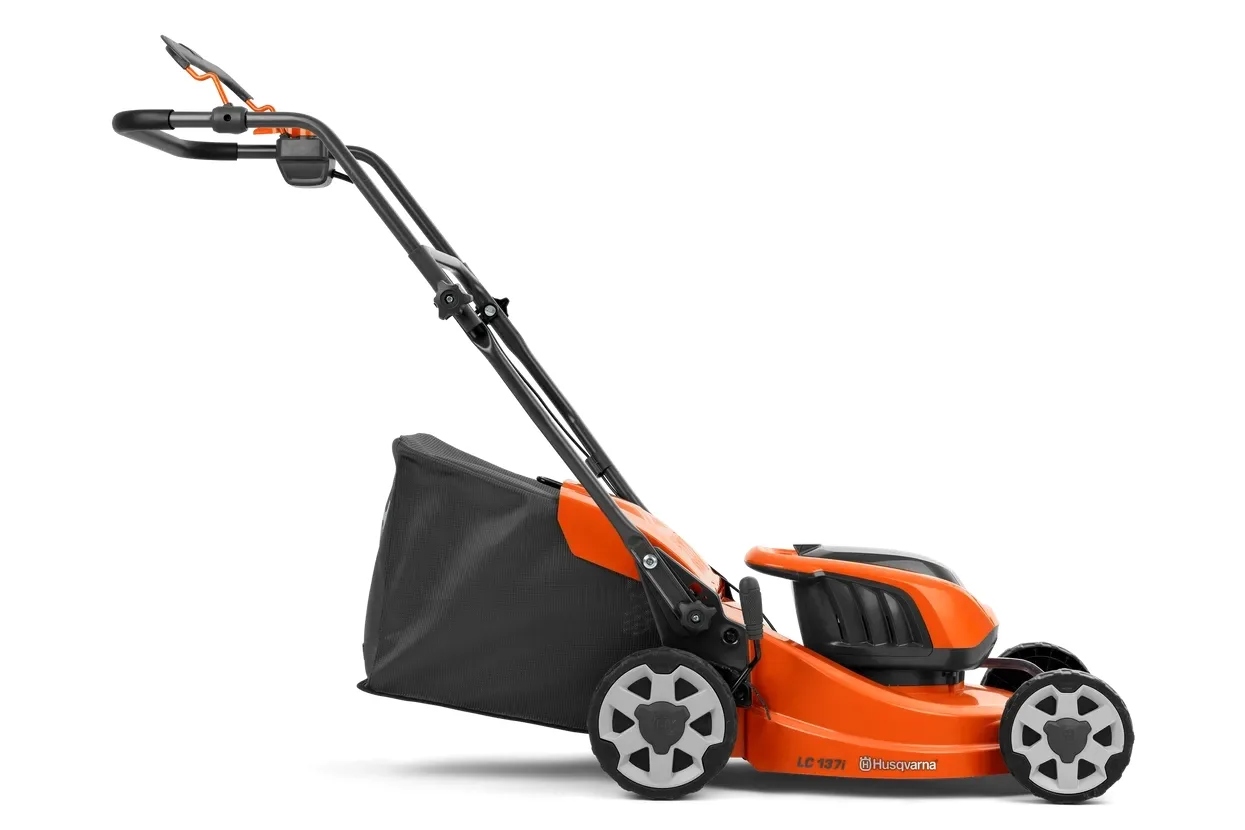 Газонокосилка Husqvarna LC 137I кот (АКБ + ЗП)