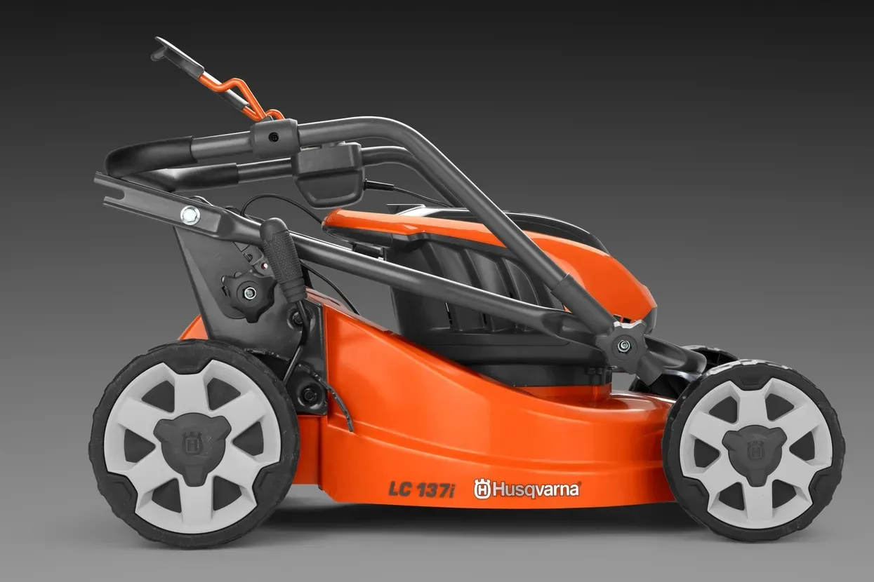 Газонокосилка Husqvarna LC 137I кот (АКБ + ЗП)