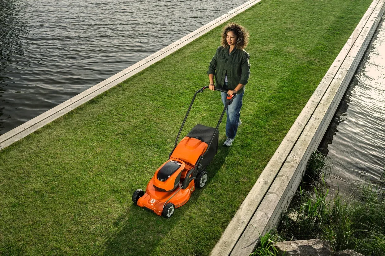 Газонокосарка Husqvarna LC 247i