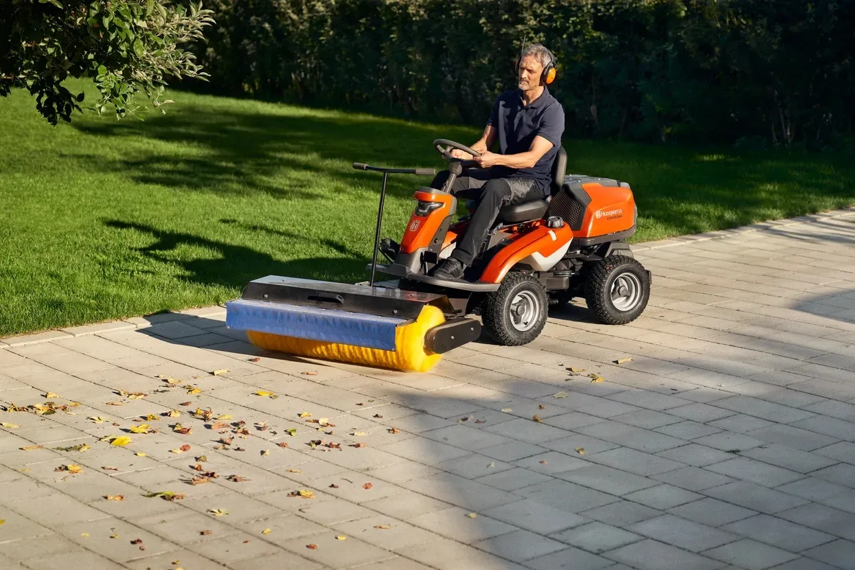 Райдер Husqvarna R 320X AWD