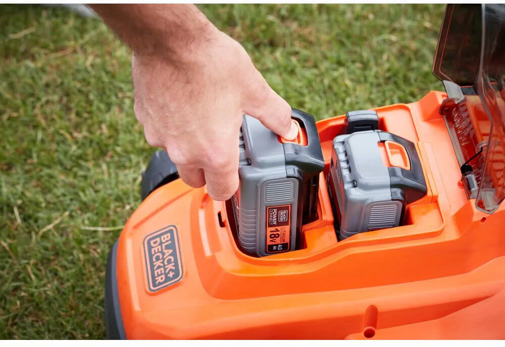 Газонокосарка акумуляторна Black&Decker BCMW33184L2