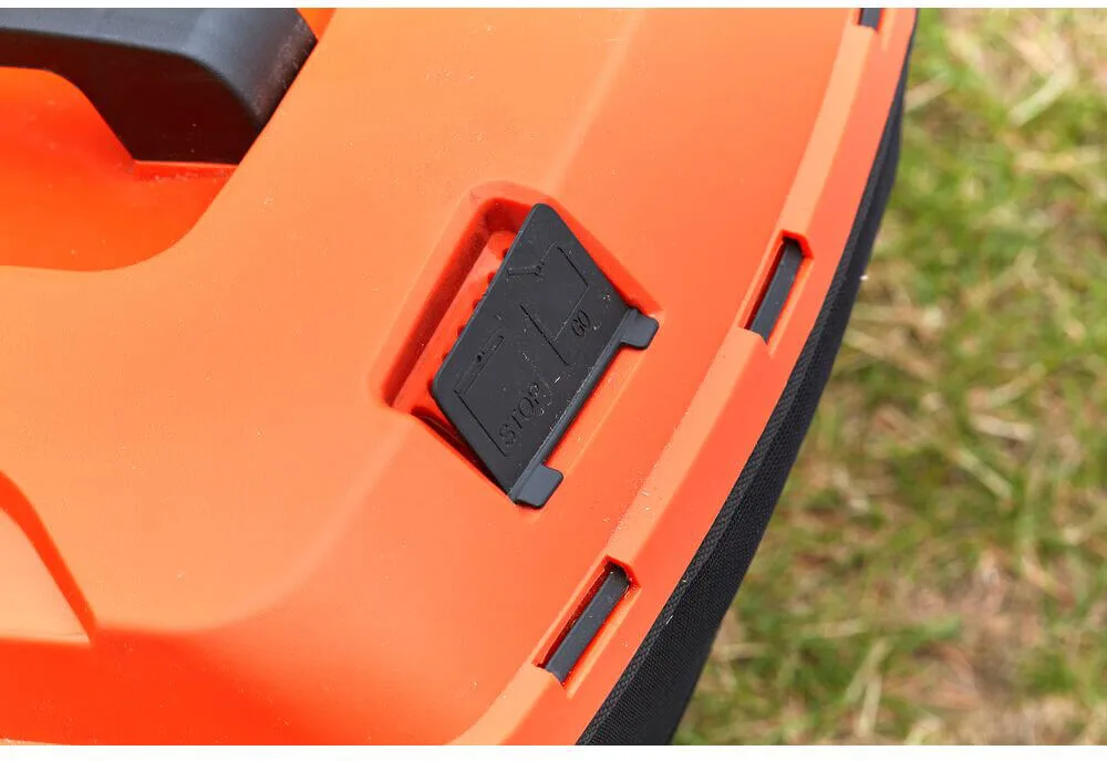 Газонокосарка акумуляторна Black&Decker BCMW33184L2