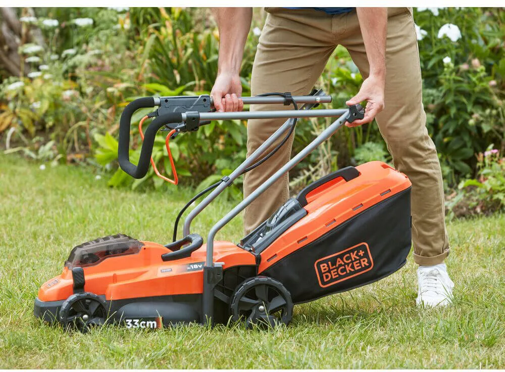 Газонокосарка акумуляторна Black&Decker BCMW33184L2