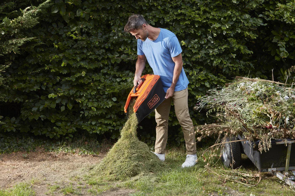 Газонокосарка акумуляторна Black&Decker BCMW3318L2