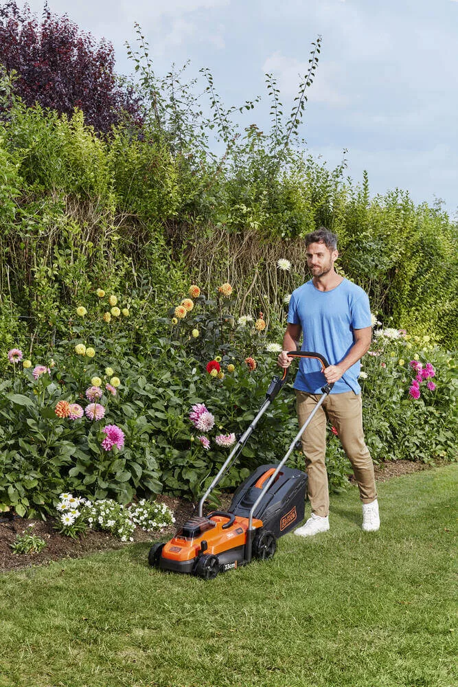 Газонокосарка акумуляторна Black&Decker BCMW3336L1