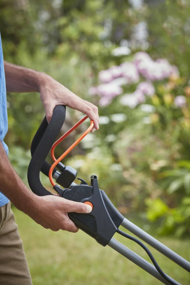 Газонокосарка акумуляторна Black&Decker BCMW3336L2