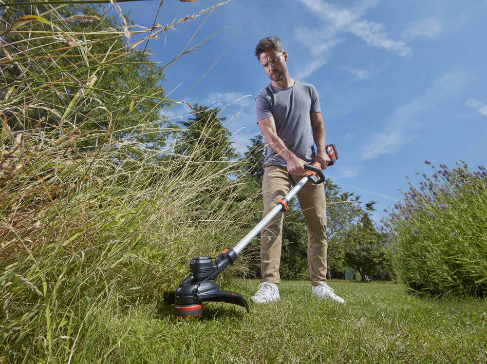 Тример акумуляторний Black&Decker BCSTE 636L1