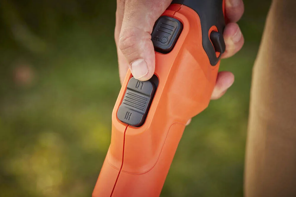 Тример акумуляторний Black&Decker BCSTE 636L1