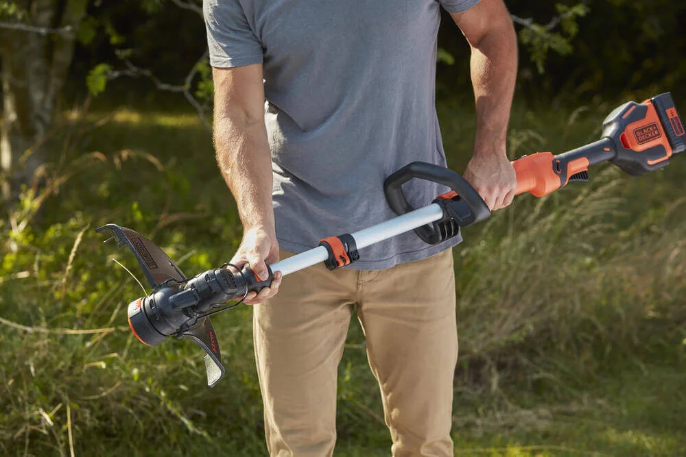 Тример акумуляторний Black&Decker BCSTE 636L1