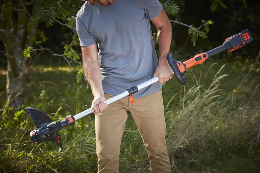 Тример акумуляторний Black&Decker BCSTE 636L1