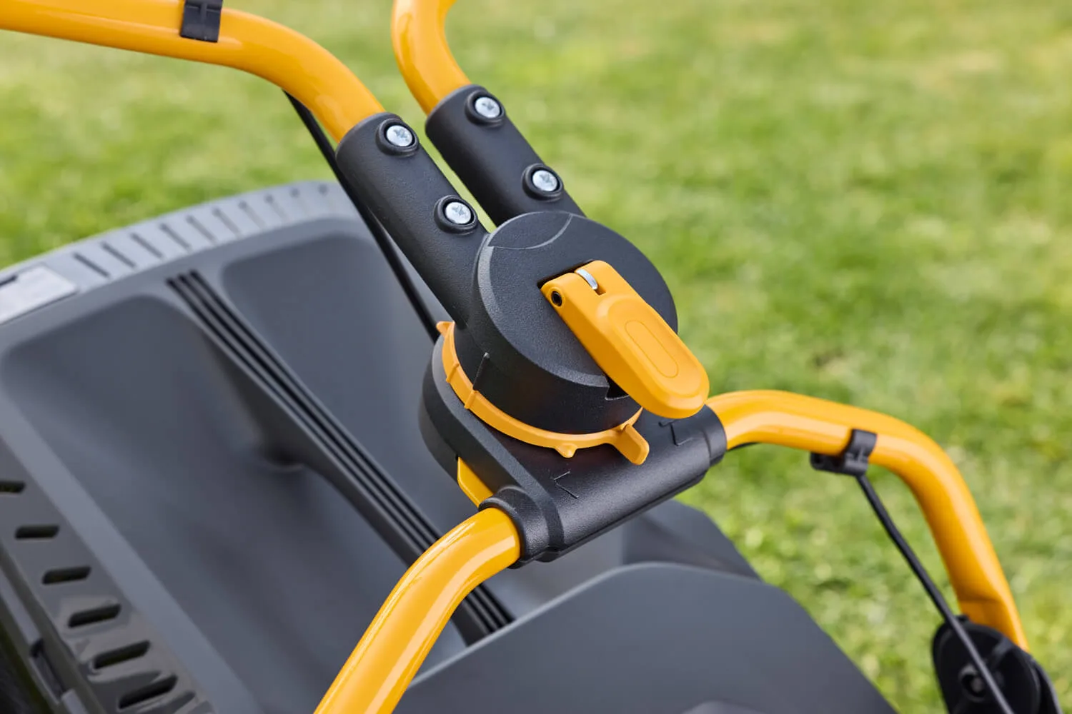 Газонокосарка бензинова самохідна Stiga Combi553SE