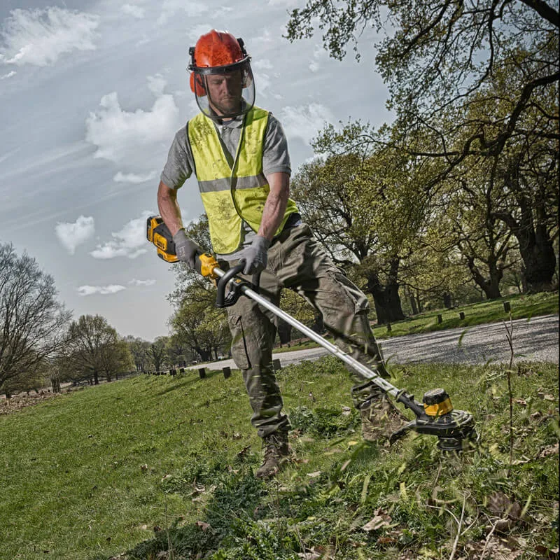 Аккумуляторный бесщёточный триммер DeWalt DCMST561N