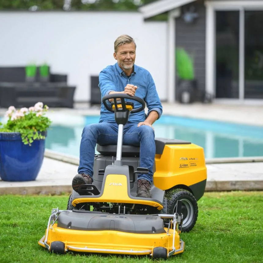 Райдер садовый Stiga e-Park220