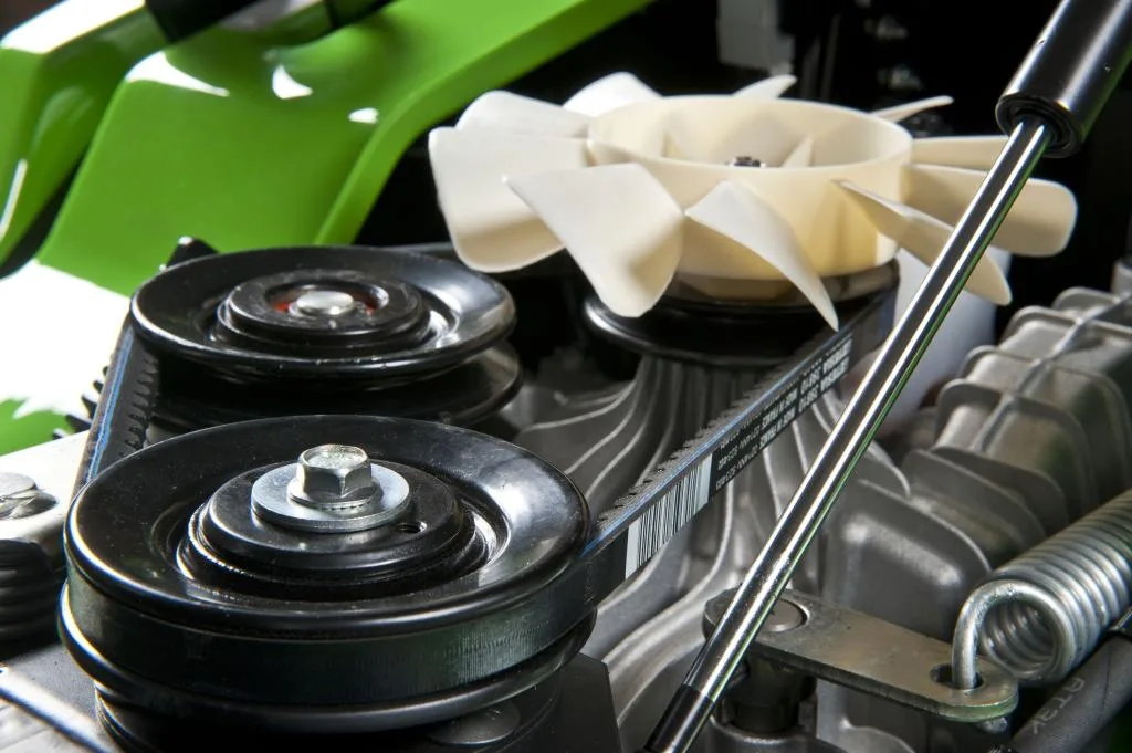 Садовый трактор Etesia Hydro 100 MKEHH