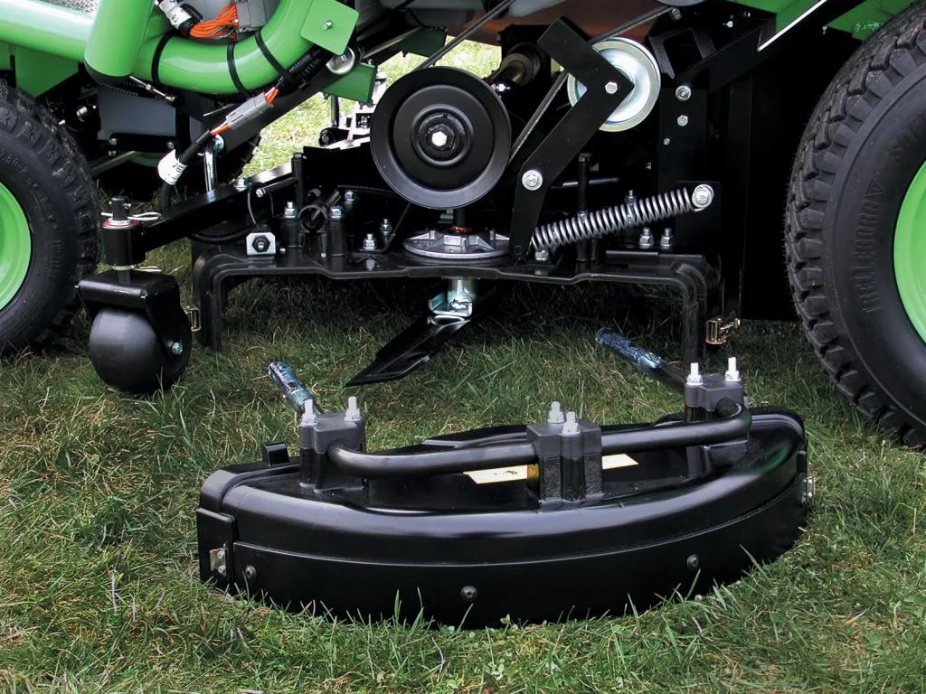 Садовый трактор Etesia Hydro 124DN
