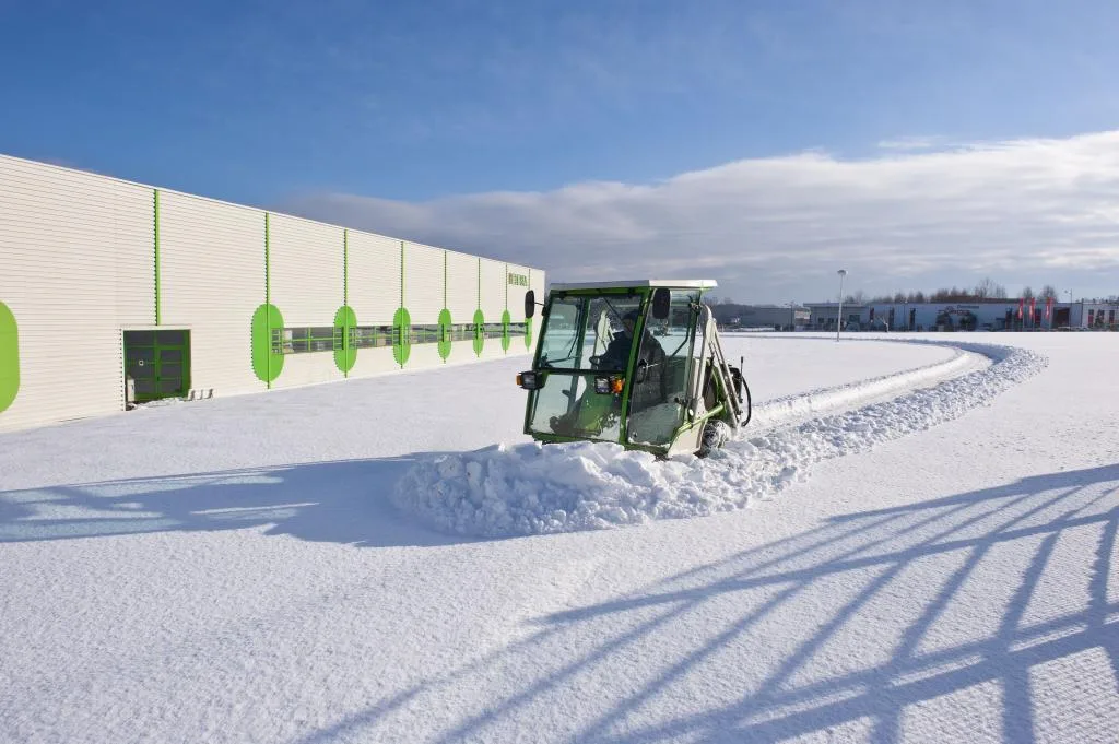 Садовый трактор Etesia Hydro 124DX