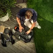 Косилка Husqvarna Automower® 405XE NERA с беспроводной технологией