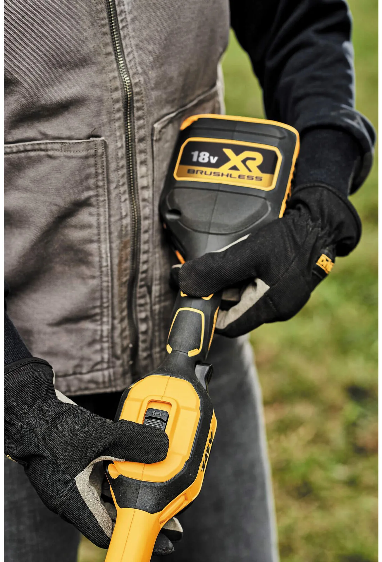 Аккумуляторная бесщеточная коса DeWALT DCMST561P1
