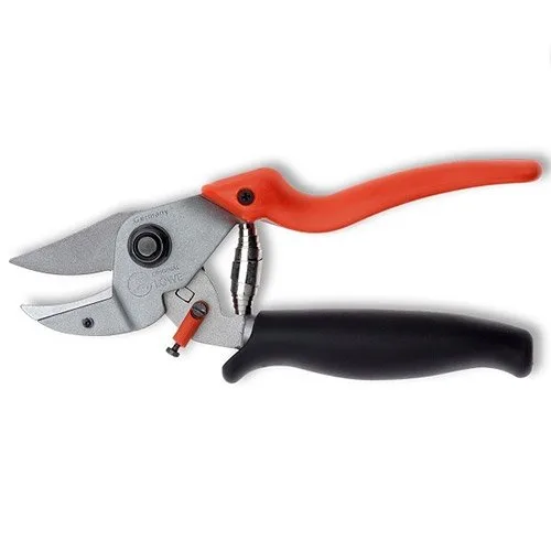 Секатор LOWE 7.109