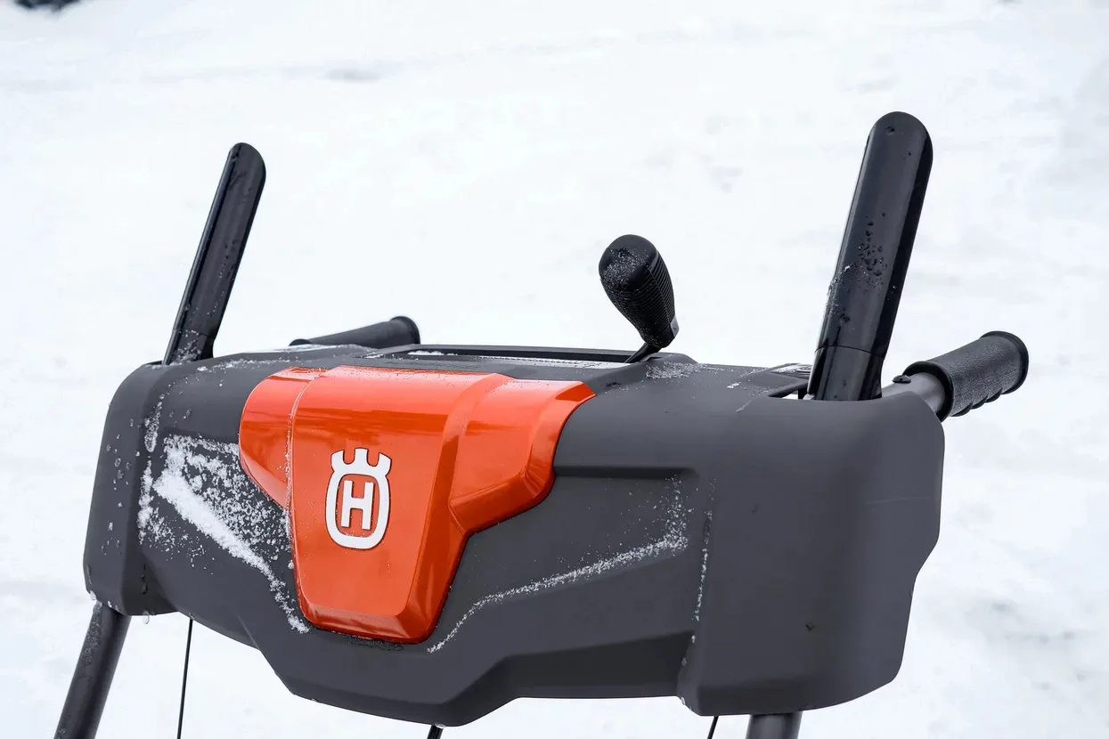 Снігоочисник Husqvarna ST 124